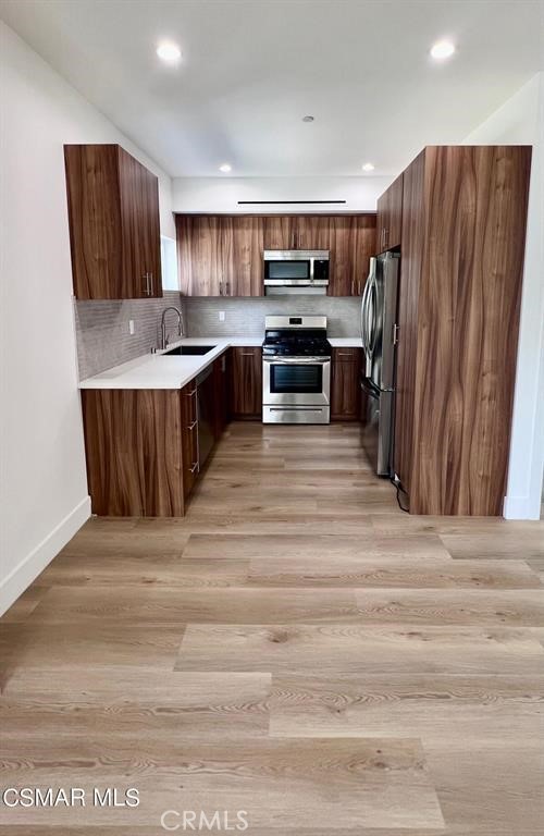 Detail Gallery Image 5 of 32 For 5635 Klump Ave #1/2,  North Hollywood,  CA 91601 - 3 Beds | 3/1 Baths