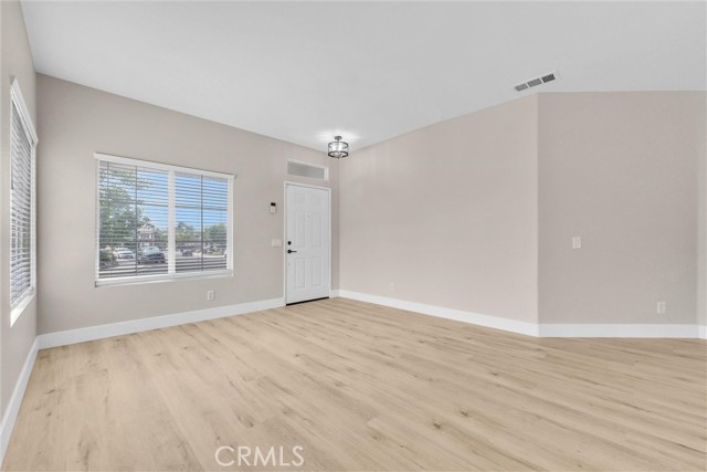 27258 Sierra Madre Drive, Murrieta CA: https://media.crmls.org/medias/94bf2991-60e6-474d-93b6-7b4366178001.jpg