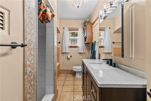 Detail Gallery Image 14 of 22 For 11333 Montana Ave, Los Angeles,  CA 90049 - 4 Beds | 2/1 Baths