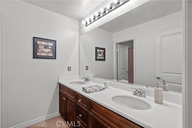 Detail Gallery Image 14 of 33 For 28369 Casselman Ln, Saugus,  CA 91350 - 3 Beds | 3 Baths