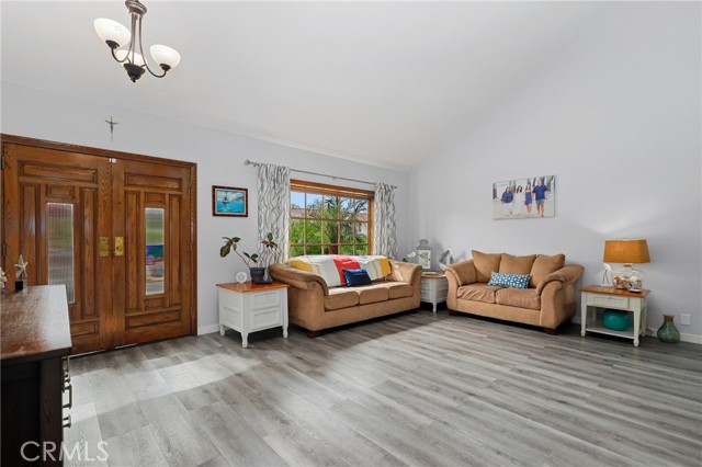 Detail Gallery Image 2 of 32 For 14422 Birmingham Dr, Westminster,  CA 92683 - 3 Beds | 3 Baths