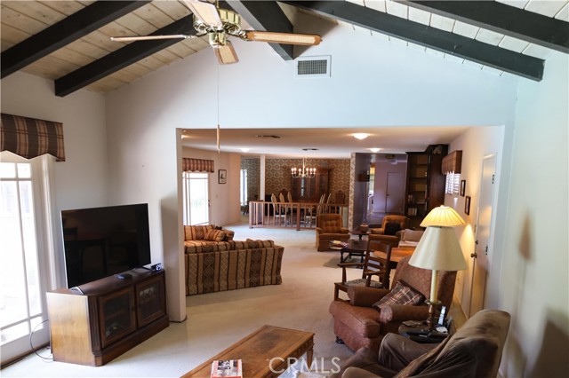 Detail Gallery Image 15 of 20 For 10035 Gierson Ave, Chatsworth,  CA 91311 - 4 Beds | 3 Baths