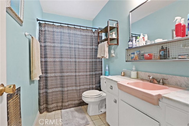 Detail Gallery Image 4 of 26 For 943 19th St, Santa Monica,  CA 90403 - – Beds | – Baths