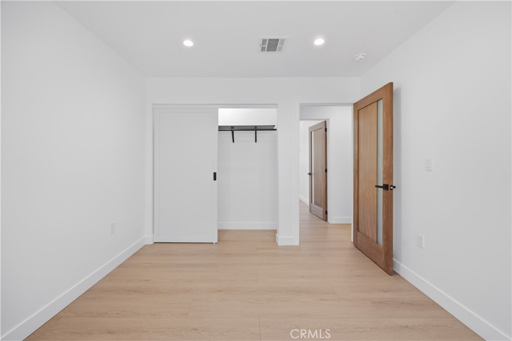 https://media.crmls.org/medias/94c2103c-241a-4291-83e0-5e0708ef65ff.jpg?preset=X-Large