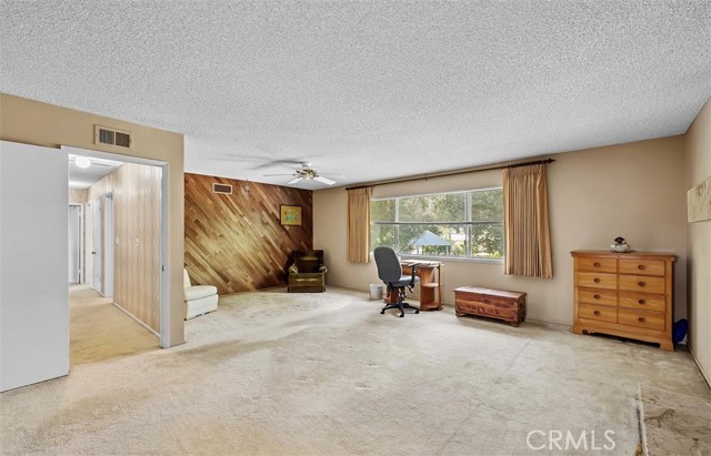 5340 Edgeware Drive, Calabasas CA: https://media.crmls.org/medias/94c2ba61-2360-4896-9229-9471e060c6a8.jpg