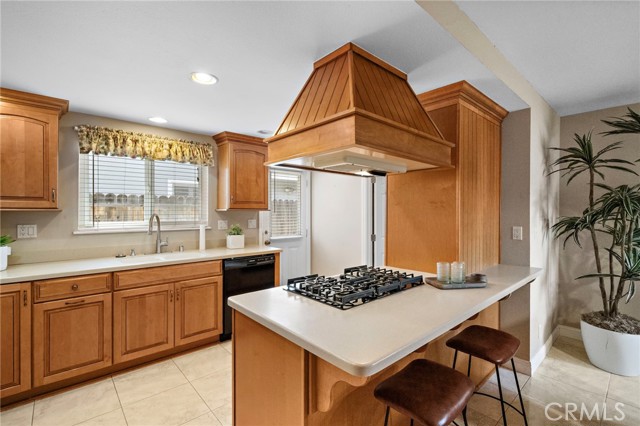 18452 Tamarind Street, Fountain Valley CA: https://media.crmls.org/medias/94c32440-9bfd-45c2-8bcd-fa33036f018d.jpg