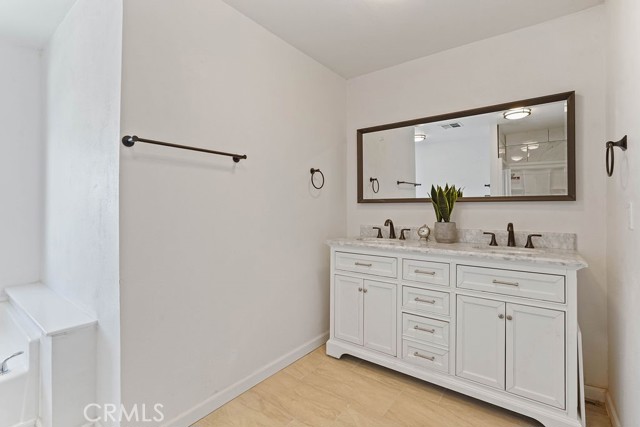 Detail Gallery Image 16 of 36 For 13920 Rodeo Dr, Victorville,  CA 92395 - 2 Beds | 2 Baths