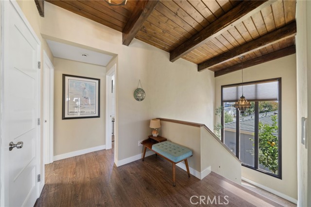 Detail Gallery Image 7 of 30 For 215 Monterey Dr, Laguna Beach,  CA 92651 - 2 Beds | 2/1 Baths