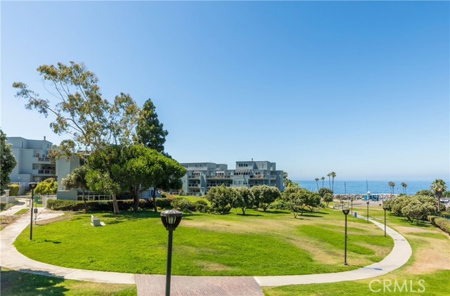 Detail Gallery Image 3 of 26 For 250 the Village #108,  Redondo Beach,  CA 90277 - 1 Beds | 1 Baths