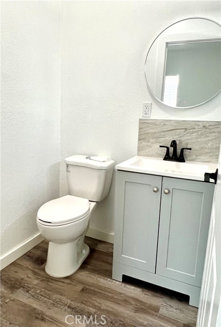 Detail Gallery Image 8 of 8 For 17205 Saticoy St, Lake Balboa,  CA 91406 - 2 Beds | 2 Baths