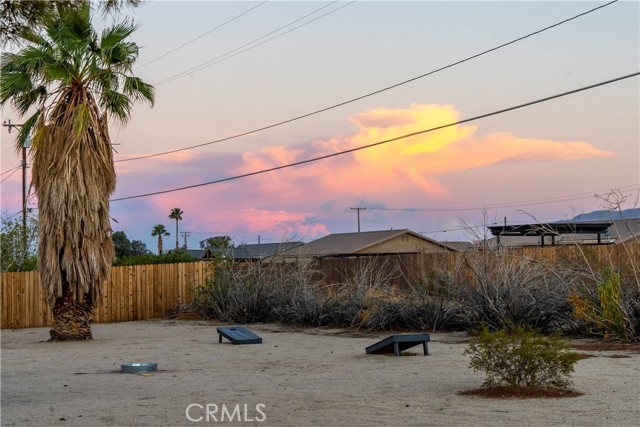 72939 Homestead Drive, 29 Palms CA: https://media.crmls.org/medias/94c605df-8d99-45f9-ac47-171d7b030496.jpg