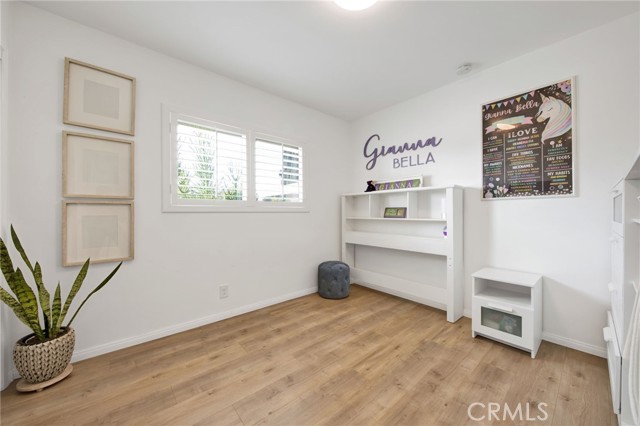 Detail Gallery Image 14 of 25 For 10102 Debra Ave, Granada Hills,  CA 91343 - 3 Beds | 2 Baths