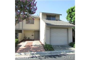 17472 Via Lindo 115 Tustin, California Location, Location! Rare 4 Bedroom with downstairs bedroom. Locate in desirable Park Tustin complex. Remodeled with right contemporary coastal look. Large gracious living room and dining room with plantation shutters. The kitchen has lots light, stainless steel appliances and overlooks your own outdoor dining patio. This home features 4 bedrooms and 2 l/2 baths. One bedroom downstairs, spacious master bedroom and bath, two more bedrooms an full bath upstairs. Ceiling fans. Attached single car garage plus another parking space next to garage and entrance. Easy freeway access.
