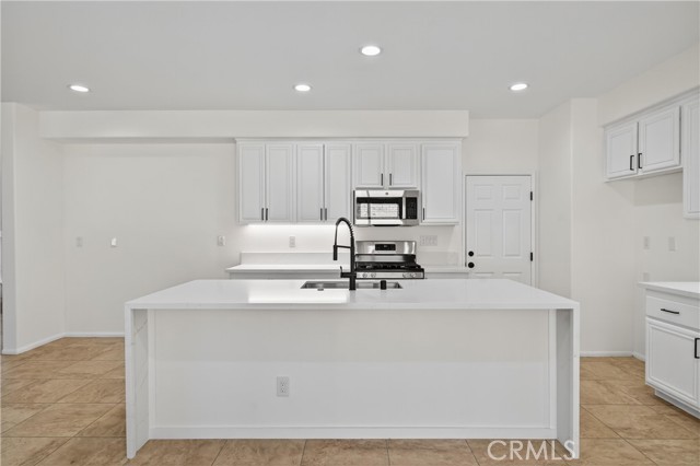 Detail Gallery Image 21 of 39 For 205 Logan, Beaumont,  CA 92223 - 5 Beds | 3 Baths