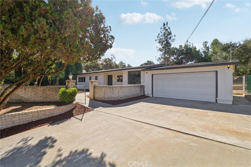 2243 Avenida Del Diablo