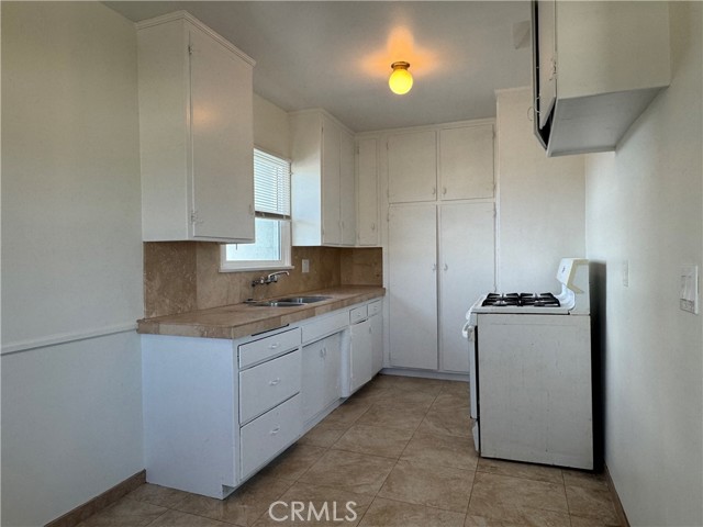 Detail Gallery Image 8 of 21 For 15234 Rayen St #F,  North Hills,  CA 91343 - 2 Beds | 1 Baths