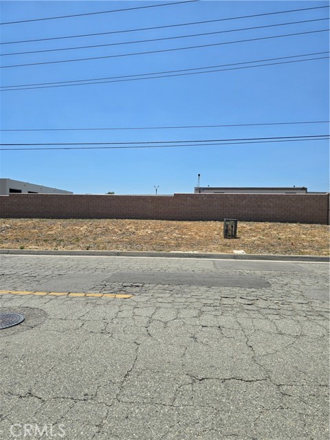 3130 Industrial Drive, Rialto CA: https://media.crmls.org/medias/94c94012-5b0e-4224-a548-d76bfd279bab.jpg