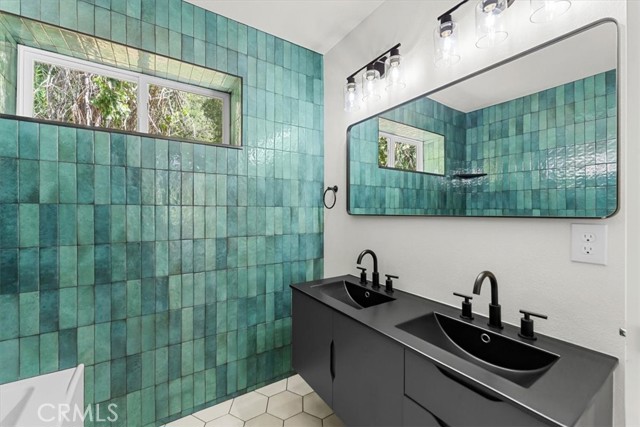 Detail Gallery Image 28 of 58 For 14153 Lake Bld, Shasta Lake,  CA 96019 - 5 Beds | 2 Baths