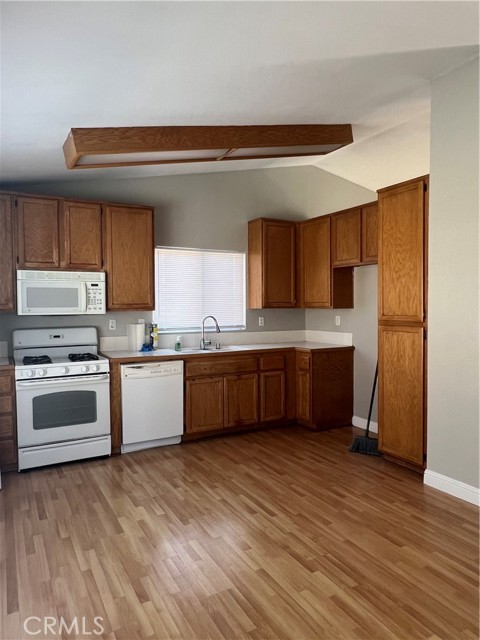 13224 Brighton Circle, Victorville CA: https://media.crmls.org/medias/94cae666-4ef0-49fb-bd09-29b21dea9838.jpg
