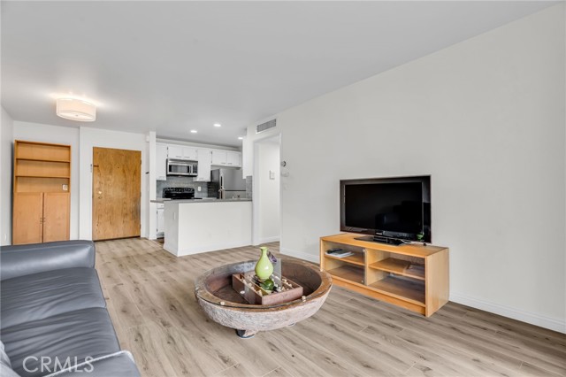 Detail Gallery Image 10 of 29 For 4260 via Arbolada #206,  Los Angeles,  CA 90042 - 1 Beds | 1 Baths