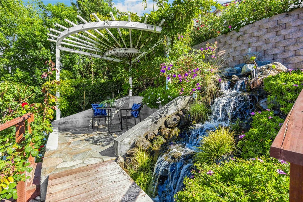 94cc5090 F55c 4c1d Bacb 7d4eb63c457b