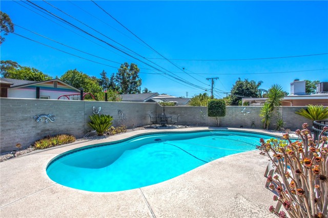 Detail Gallery Image 18 of 22 For 3095 Pepper Tree Ln, San Bernardino,  CA 92404 - 3 Beds | 2/1 Baths