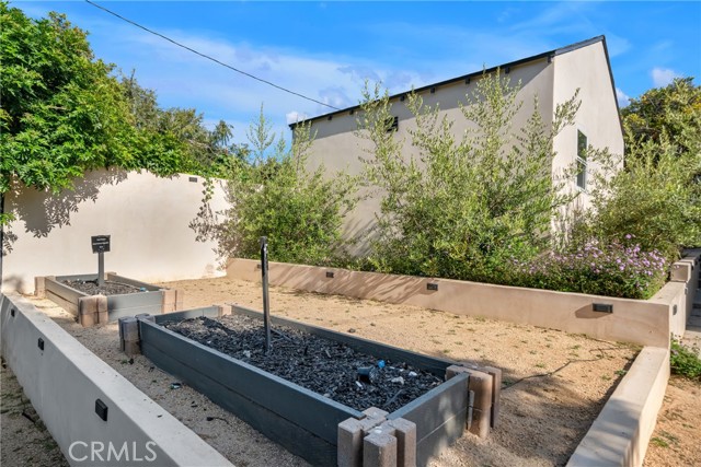 6129 W 83rd Place, Los Angeles CA: https://media.crmls.org/medias/94cd2563-73e5-42db-ae56-ae6637ff9986.jpg