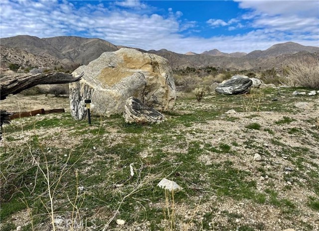 Detail Gallery Image 7 of 13 For 11040 Mescalero Ave, Morongo Valley,  CA 92256 - – Beds | – Baths