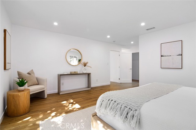 17420 Collins Street photo 16