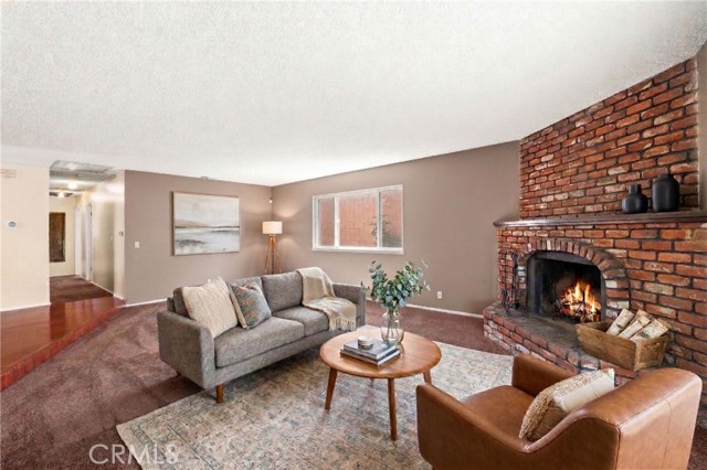 Detail Gallery Image 4 of 32 For 5968 Robinson, Riverside,  CA 92503 - 3 Beds | 2 Baths