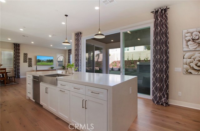 Detail Gallery Image 7 of 40 For 57 Sagan, Irvine,  CA 92618 - 5 Beds | 4/1 Baths