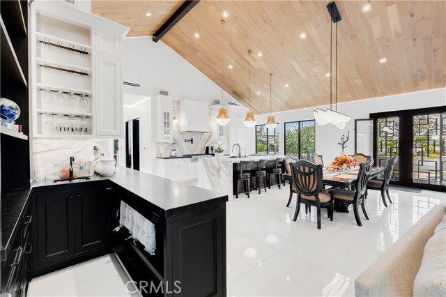 Detail Gallery Image 9 of 42 For 9509 Downey Ave, Downey,  CA 90240 - 5 Beds | 3 Baths