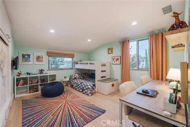 Detail Gallery Image 21 of 49 For 358 Santa Ana, Long Beach,  CA 90803 - 3 Beds | 3 Baths