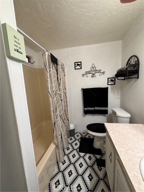 Detail Gallery Image 11 of 15 For 15940 Stoddard Wells Rd #65,  Victorville,  CA 92395 - 2 Beds | 2 Baths