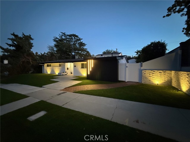 Detail Gallery Image 27 of 27 For 20300 Oxnard, Woodland Hills,  CA 91367 - 3 Beds | 2 Baths