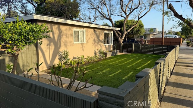 310 W 32nd, Long Beach CA: https://media.crmls.org/medias/94d3a406-7ddd-4ba8-87ed-4aa1bb1c57bf.jpg