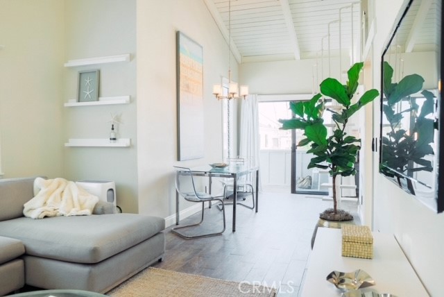 Detail Gallery Image 3 of 21 For 707 1/2 Heliotrope Ave, Corona Del Mar,  CA 92625 - 1 Beds | 1 Baths