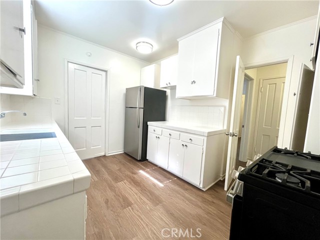 271 S Spalding Drive, Beverly Hills CA: https://media.crmls.org/medias/94d42605-89d2-40b9-a3d9-0db7222349f9.jpg
