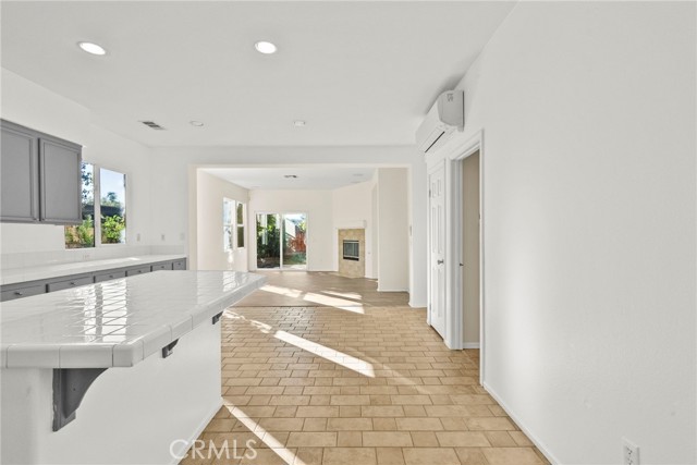 Detail Gallery Image 12 of 43 For 19914 via Joyce Dr, Saugus,  CA 91350 - 3 Beds | 2 Baths