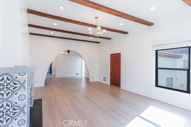 Detail Gallery Image 7 of 43 For 128 S Harper, Los Angeles,  CA 90048 - 3 Beds | 2 Baths