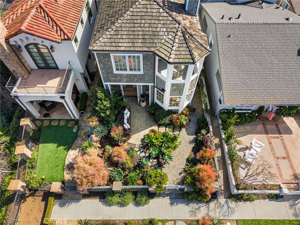 https://media.crmls.org/medias/94d67457-2171-4ea2-9d2a-71f6d8398853.jpg?preset=X-Large