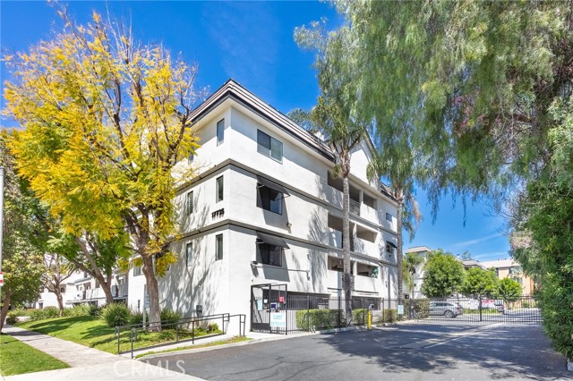 Detail Gallery Image 1 of 24 For 17735 Kinzie St #112,  Northridge,  CA 91325 - 2 Beds | 2 Baths