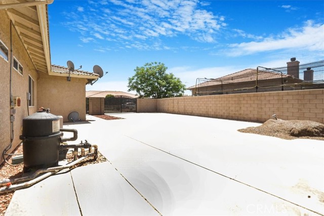 6940 Oak Vista Lane, Oak Hills CA: https://media.crmls.org/medias/94d79af2-f842-4a7b-b7cd-323218f4f226.jpg