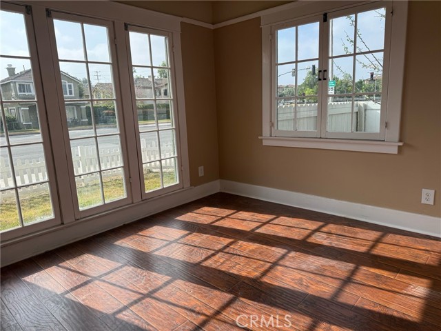 Detail Gallery Image 5 of 13 For 3043 Market, Riverside,  CA 92501 - 2 Beds | 2 Baths