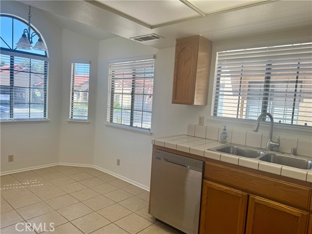 Detail Gallery Image 7 of 22 For 19126 Frances St, Apple Valley,  CA 92308 - 2 Beds | 2 Baths