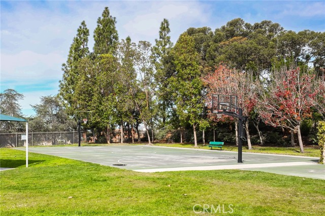 Image 42 of 53 For 22701 Foxridge