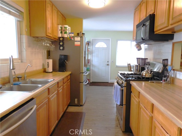 Detail Gallery Image 13 of 56 For 2669 W Russell Ave, Anaheim,  CA 92801 - 3 Beds | 2 Baths