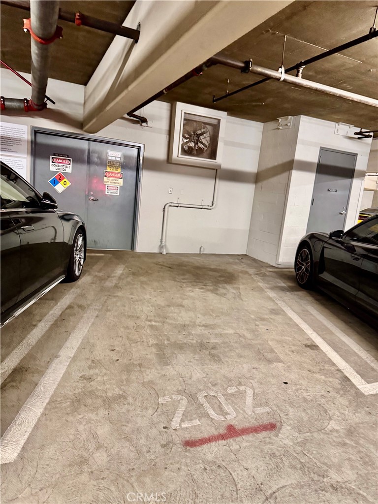 https://media.crmls.org/medias/94d98a05-3d13-4203-a620-9c5174809fc4.jpg?preset=X-Large