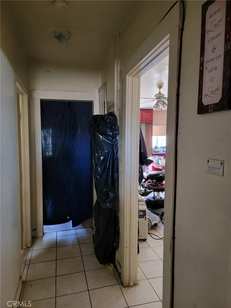https://media.crmls.org/medias/94dab7e7-eee5-4708-a2a2-33acd946bc57.jpg?preset=X-Large