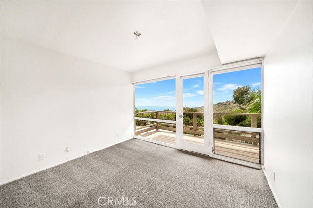 Detail Gallery Image 11 of 28 For 1961 San Remo Dr, Laguna Beach,  CA 92651 - 3 Beds | 2/1 Baths